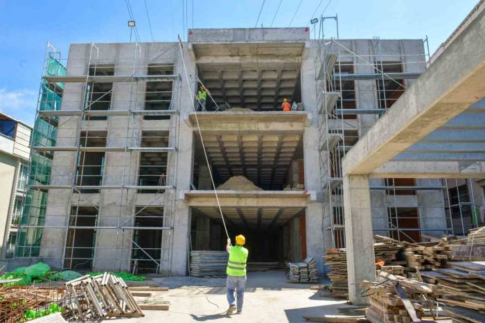 Esenyurt’ta Mahalle Konağı’nın Yüzde 75’i Tamamlandı