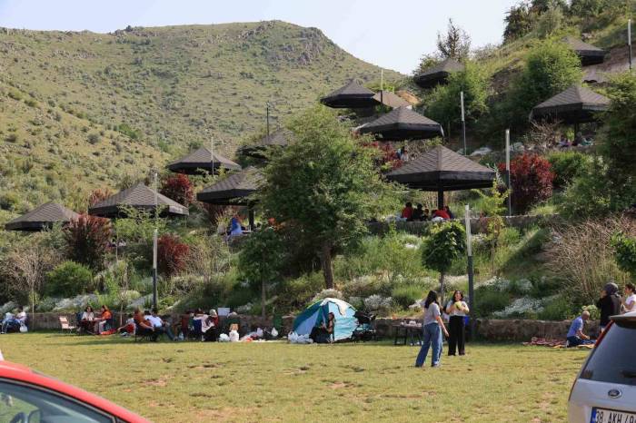 Zincidere Mesire Alanı Bayramın Gözde Mekanı Oldu