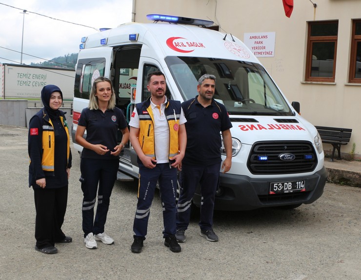 rizede-baldan-zehirlenen-arici-saglik-ekiplerinin-mudahalesiyle-kurtarildi-2.jpg
