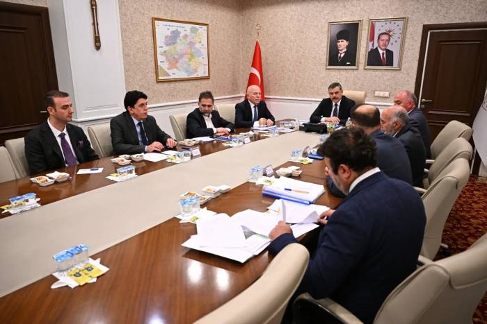 2. Organize Sanayi Bölgesi Yönetim Kurulu Vali Çiftçi Başkanlığında Toplandı