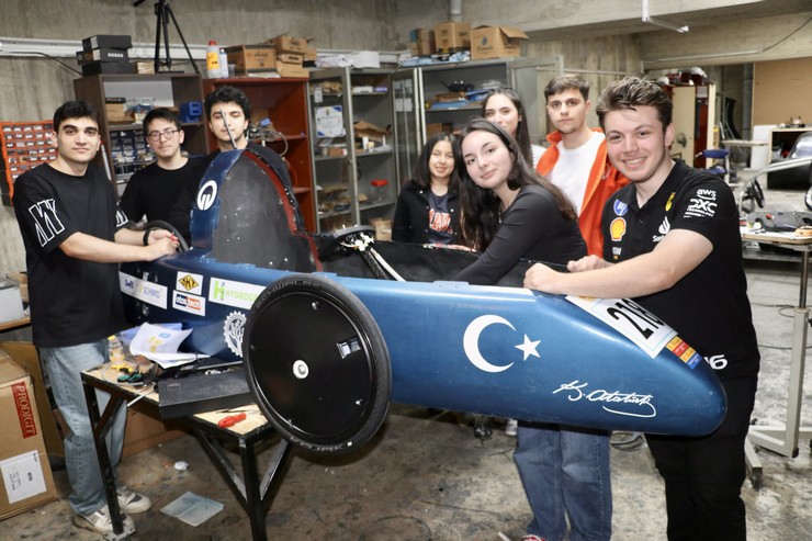 karadeniz-teknik-universitesi-ogrencileri-12-yilda-8-hidrojenli-arac-uretti-5.jpg