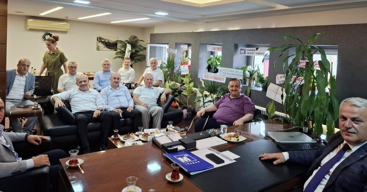 deva-partisi-genel-baskan-yardimcisi-ve-istanbul-milletvekili-hasan-karal-bayram-vesilesiyle-geldigi-memleketi-rizede-bir-dizi-ziyaret-gerceklestirdi-bayram-boyunca-7.jpg
