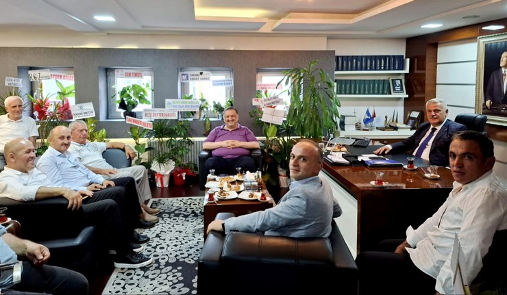 deva-partisi-genel-baskan-yardimcisi-ve-istanbul-milletvekili-hasan-karal-bayram-vesilesiyle-geldigi-memleketi-rizede-bir-dizi-ziyaret-gerceklestirdi-bayram-boyunca-9.jpg