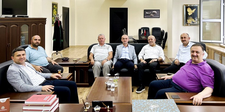 deva-partisi-genel-baskan-yardimcisi-ve-istanbul-milletvekili-hasan-karal-bayram-vesilesiyle-geldigi-memleketi-rizede-bir-dizi-ziyaret-gerceklestirdi-bayram-boyunca.jpg