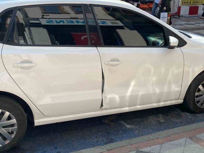 Motosiklet Sürücüsü, Otomobilin Açılan Kapısına Çarptı