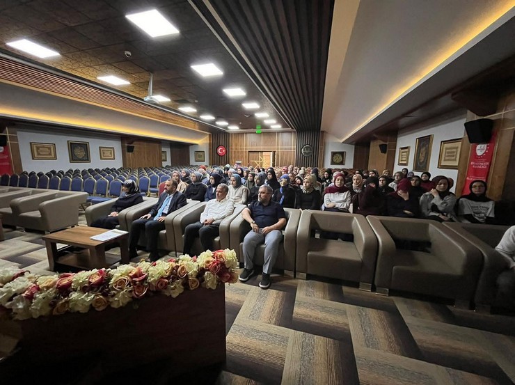 kuran-egitim-merkezleri-tanitim-programi-konyada-gerceklestirildi-2.jpg