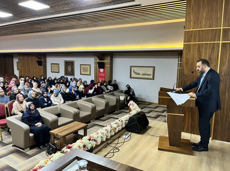 kuran-egitim-merkezleri-tanitim-programi-konyada-gerceklestirildi-3.jpg