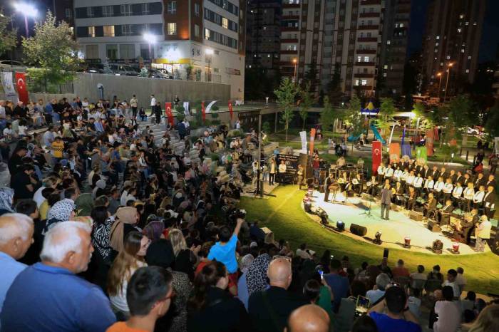 Talas’ta Babalar Günü Coşkusu ’hoş Seda’ İle Yaşandı