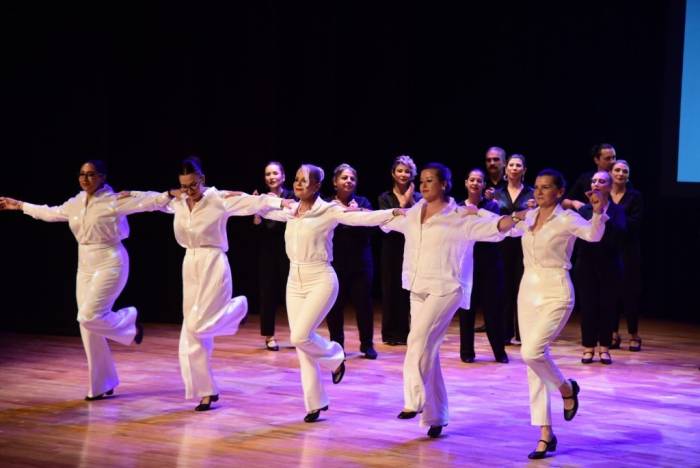 Anadolu Üniversitesi’nde Halk Dansları Ve Sirtaki Gösterisi