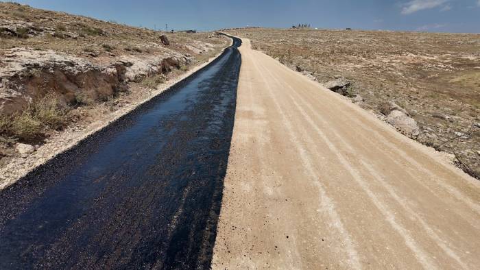 Bozova’da 6 Mahalleyi Birbirine Bağlayan Yol Asfaltlandı