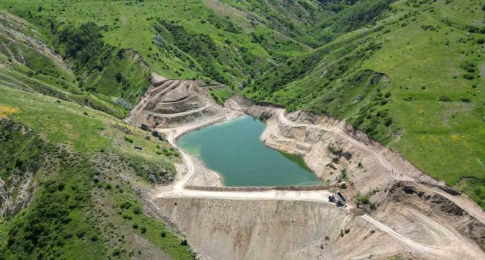 Büyükşehir Belediyesinden Tarıma Sulama Desteği