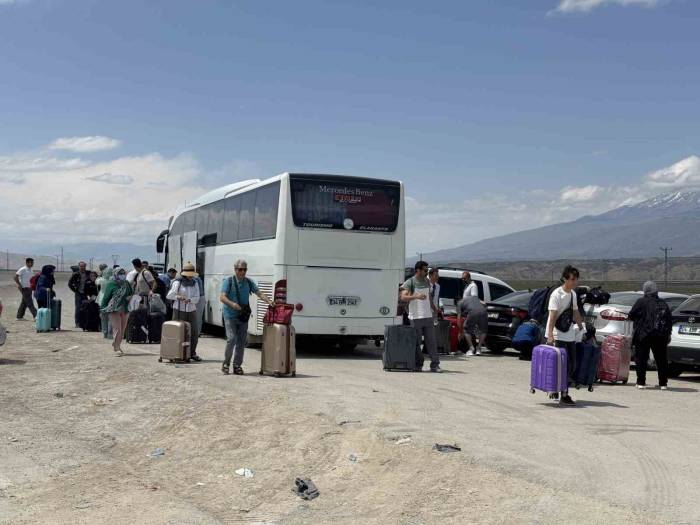 Savaş Endişesi Yabancı Turistleri Türkiye’ye Yöneltti