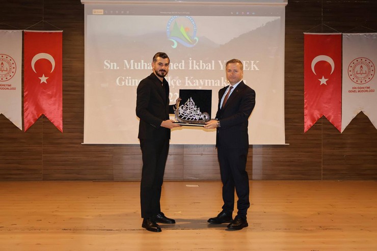 isleri-bakanligi-iller-idaresi-genel-mudurlugune-sube-muduru-olarak-atanan-guneysu-kaymakami-muhammed-ikbal-yelek-icin-ilcede-bir-veda-programi-duzenlendi-2.jpg