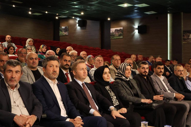 isleri-bakanligi-iller-idaresi-genel-mudurlugune-sube-muduru-olarak-atanan-guneysu-kaymakami-muhammed-ikbal-yelek-icin-ilcede-bir-veda-programi-duzenlendi-6.jpg