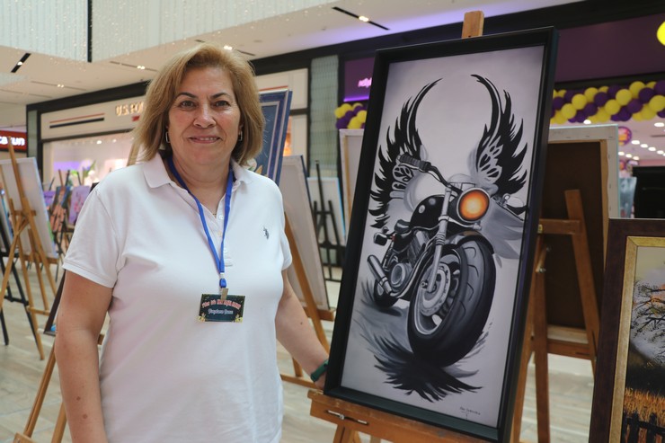 rizede-7den-70e-her-yasta-sanat-resim-sergisi-acildi-2.jpg