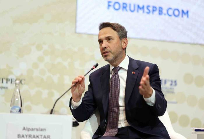 Enerji Ve Tabii Kaynaklar Bakanı Bayraktar Rusya’da