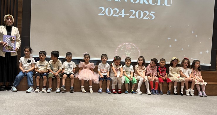 guneysu-gul-bahcesi-kuran-okulunda-miniklerin-karne-heyecani-1.jpg
