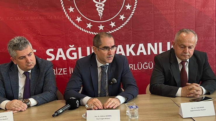 rize-il-saglik-muduru-doc-dr-gokhan-demiralin-basin-toplantisi-1-001.jpg
