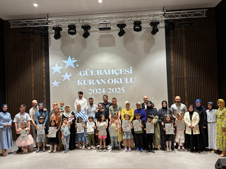 rizede-guneysu-ilim-ogrenenlere-yardim-vakfi-egitim-kurumlarindan-gul-bahcesi-4-6-yas-kuran-okulu-karne-gunu-etkinligiyle-hem-ogrencileri-hem-de-velileri-mutlu-etti-10.jpg