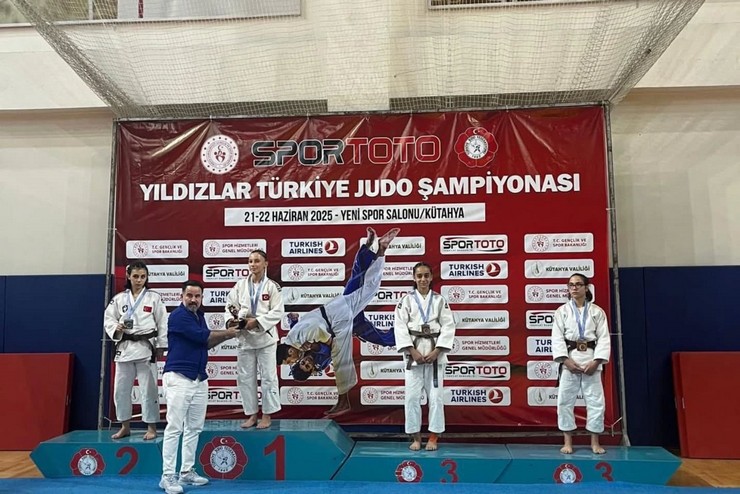 21-22-haziran-tarihlerinde-kutahyada-gerceklesen-yildizlar-turkiye-judo-sampiyonasinda-rizeyi-temsil-eden-genc-sporcular-onemli-basarilara-imza-atti-3.jpg