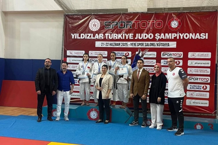 21-22-haziran-tarihlerinde-kutahyada-gerceklesen-yildizlar-turkiye-judo-sampiyonasinda-rizeyi-temsil-eden-genc-sporcular-onemli-basarilara-imza-atti-6.jpg