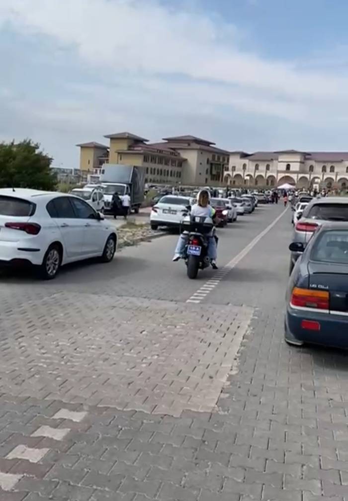 Bandırma’da Polis Zamana Karşı Yarıştı, Geç Kalan Öğrenci Son Anda Sınava Yetişti