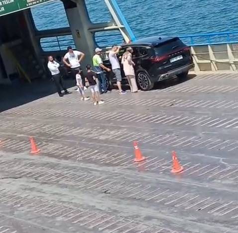 Anahtar Aracın İçerisinde Kalınca, Çocuğa Bir Saat Dil Döktüler