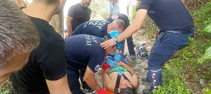 Dörtyol’da Ayağı Kayalıklara Sıkışan Şahıs Yaralandı