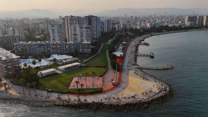 Mersin ’kültür Park’, Halka Çeşitli Sosyal Alanlar Sunuyor