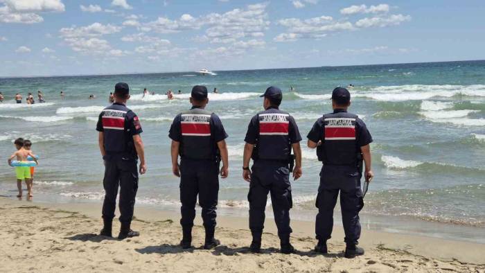 Denize Giriş Yasaklandı: Jandarma Karadan, Sahil Güvenlik Denizden Uyarıyor