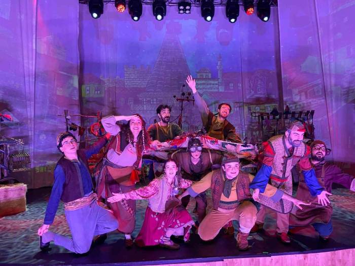 Gaziantep Şehir Tiyatrosu’na Yılın Tiyatro Ekibi Ödülü