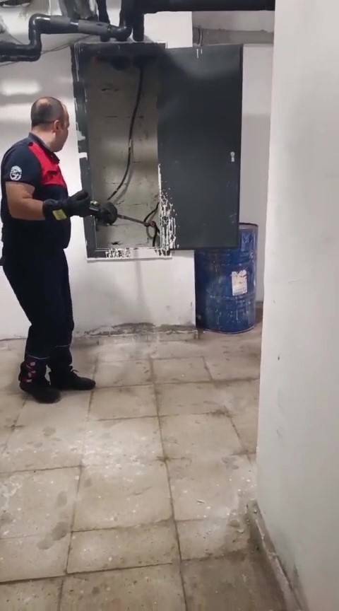 Kazan Dairesinde Yılan Paniği