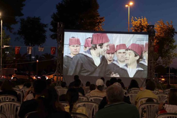 Maltepe Yazlık Sinema’da ’süt Kardeşler’ İzleyiciyle Buluştu