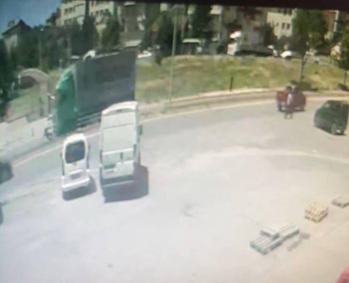 Nakliye Kamyonu Yayaya Çarptı: 1 Kişi Ağır Yaralı