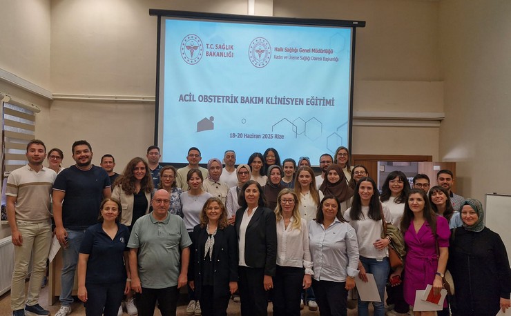 rizede-acil-obstetrik-bakim-klinisyen-egitimi-gerceklestirildi-4.jpg