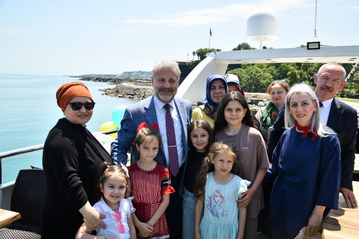 trabzon-buyuksehir-belediyesinden-cocuklara-unutulmaz-gemi-turu-4.jpg