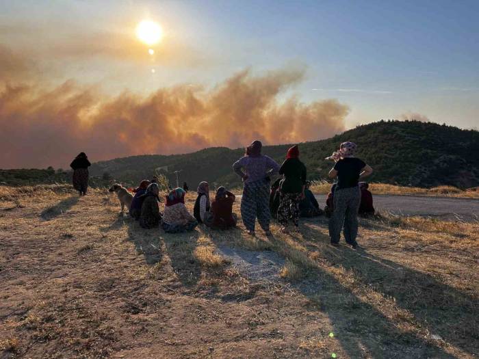 Manisa’daki Orman Yangını İkinci Gününde Devam Ediyor