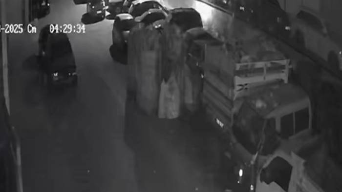 Ataşehir’de Park Halindeki Araçları Kundaklayan 2 Şahıs Yakalandı