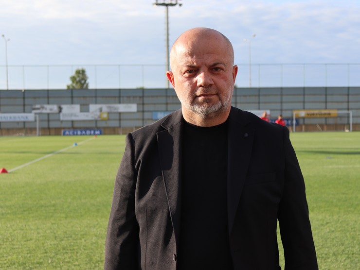 caykur-rizespor-2025-26-sezonu-hazirliklarina-mehmet-cengiz-tesislerinde-basladi-11.jpg