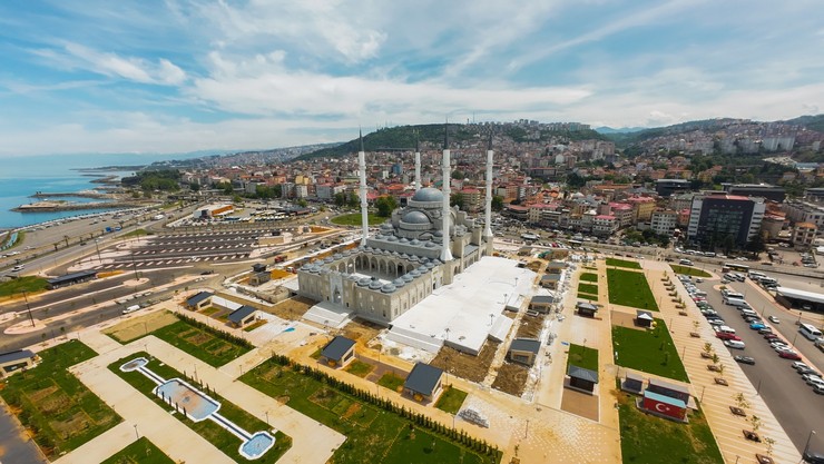 hanife-hatun-camii-ve-kulliyesi-ibadete-aciliyor-1.jpg