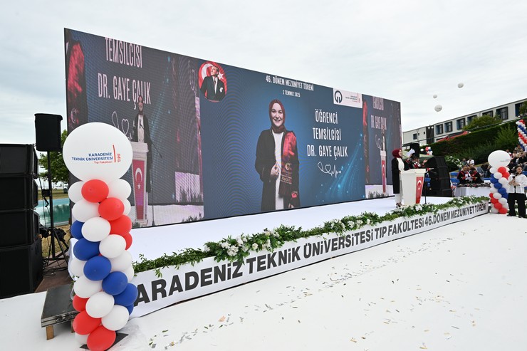 ktu-tip-fakultesinde-mezuniyet-coskusu-5-001.jpg