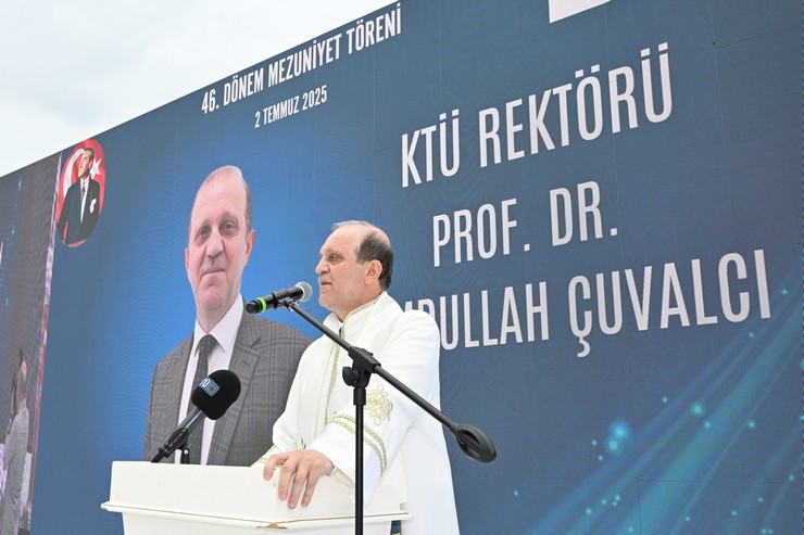 ktu-tip-fakultesinde-mezuniyet-coskusu-8-001.jpg