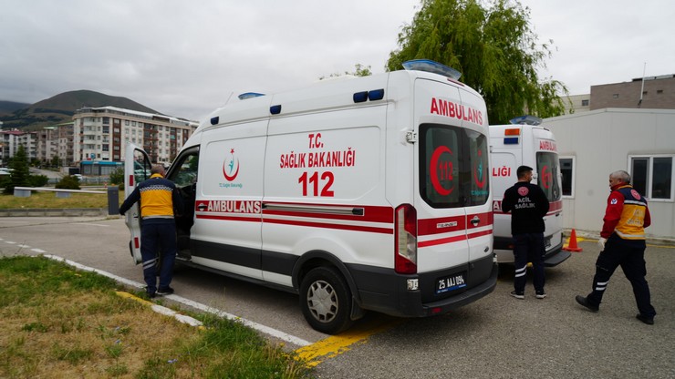 erzurum-bayburt-ve-rize-sinirinda-dusen-ucaktan-yarali-olarak-kurtulan-kadin-yolcu-helikopter-ile-erzurum-sehir-hastanesine-getirildi-7.jpg