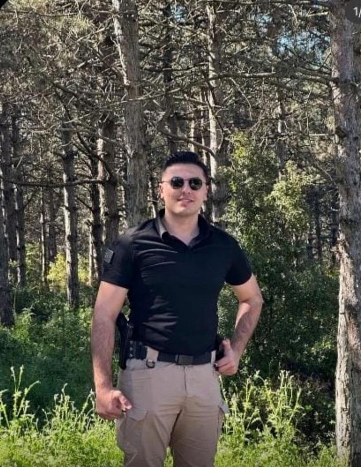 istanbuldan-artvine-izinli-olarak-gelen-polis-memuru-sercan-yerebakan-27-kafkasor-yaylasinda-kurdugu-cadirda-olu-bulundu-yerebakanin-yaktigi-atesten-cikan-dumandan.jpg