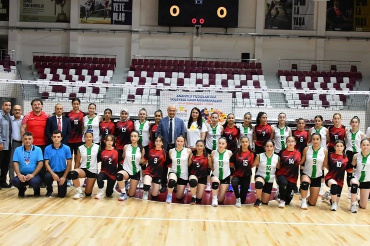 rize-voleybol-takimi-tokattan-sampiyonlukla-donuyor-4.jpg