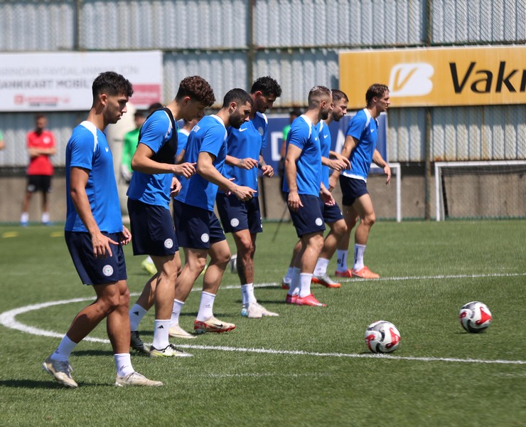 caykur-rizespor-antrenmani-1.jpg
