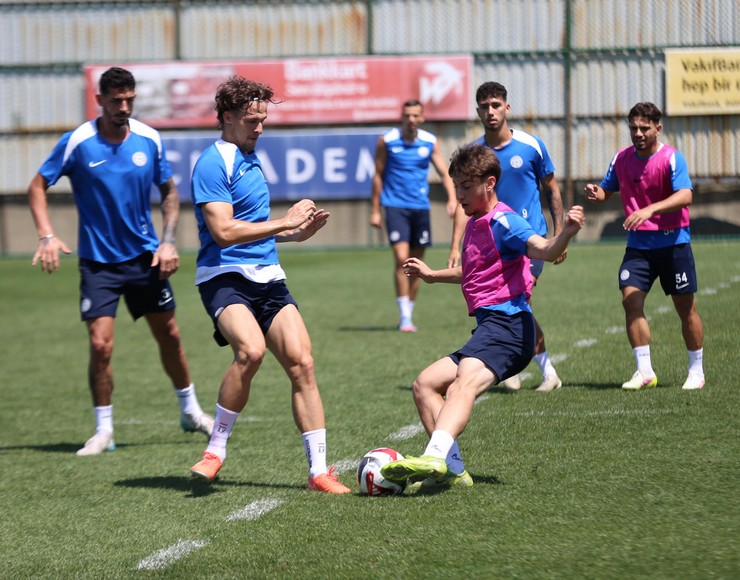 caykur-rizespor-antrenmani-4.jpg