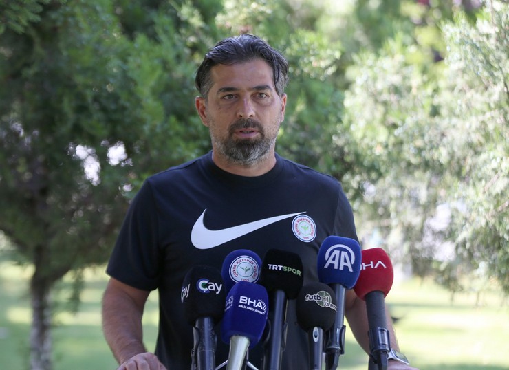caykur-rizesporun-teknik-direktoru-ilhan-palut.jpg