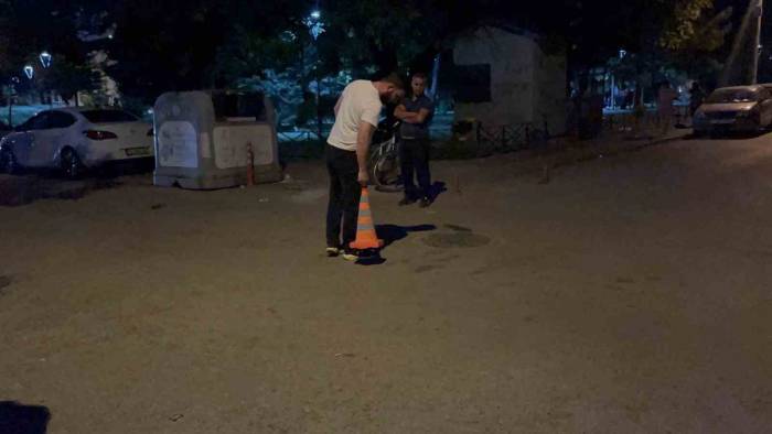 Kız Arkadaşıyla Yürürken Kar Maskeli Şahıs Tarafından Bacağından Vuruldu