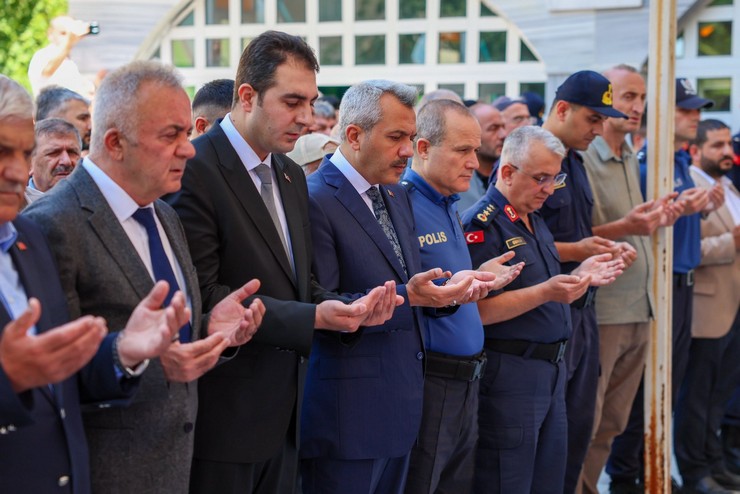 kibris-gazisi-osman-kacaran-memleketi-rizenin-ikizdere-ilcesinde-son-yolculuguna-ugurlandi-3.jpg